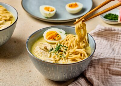 Cremige Ramen mit Hähnchen